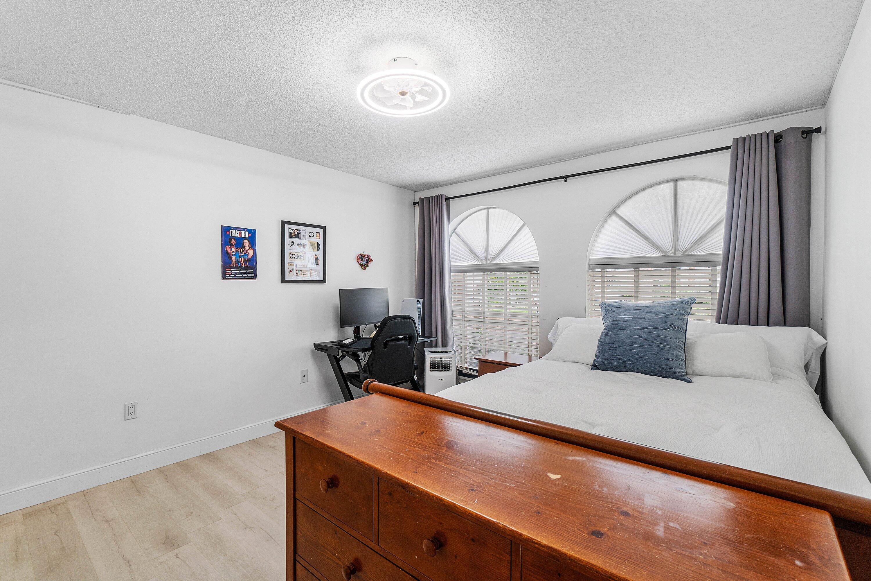 5106 Windsor Parke Drive