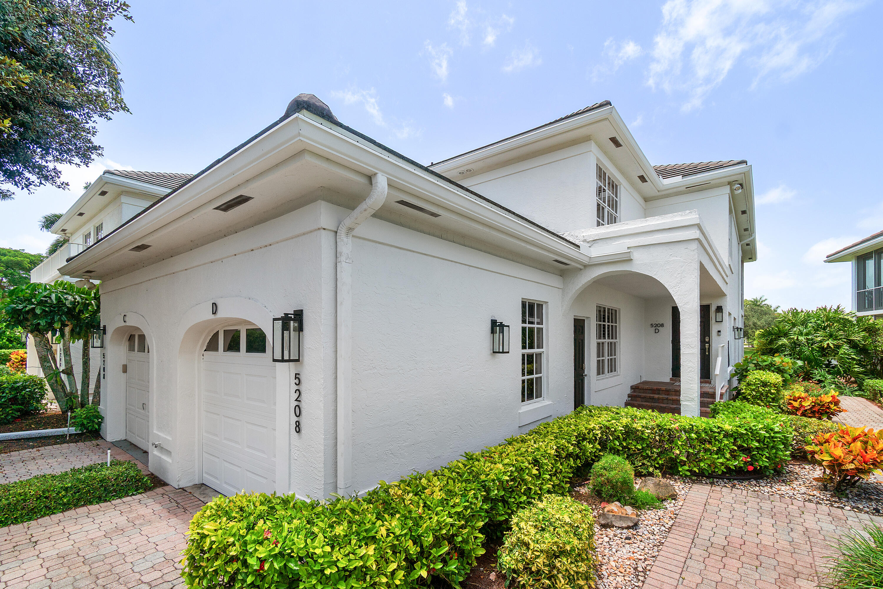 5208 Lake Catalina Drive N D