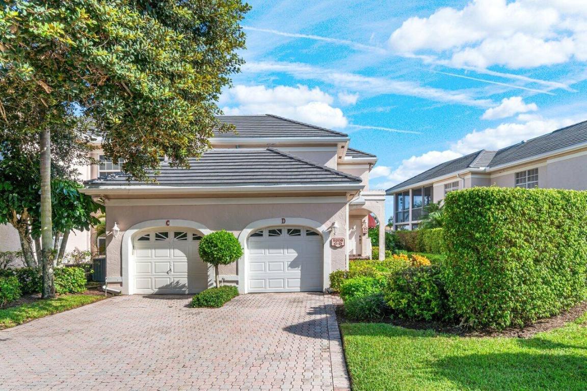 5208 Lake Catalina Drive N Unit: D