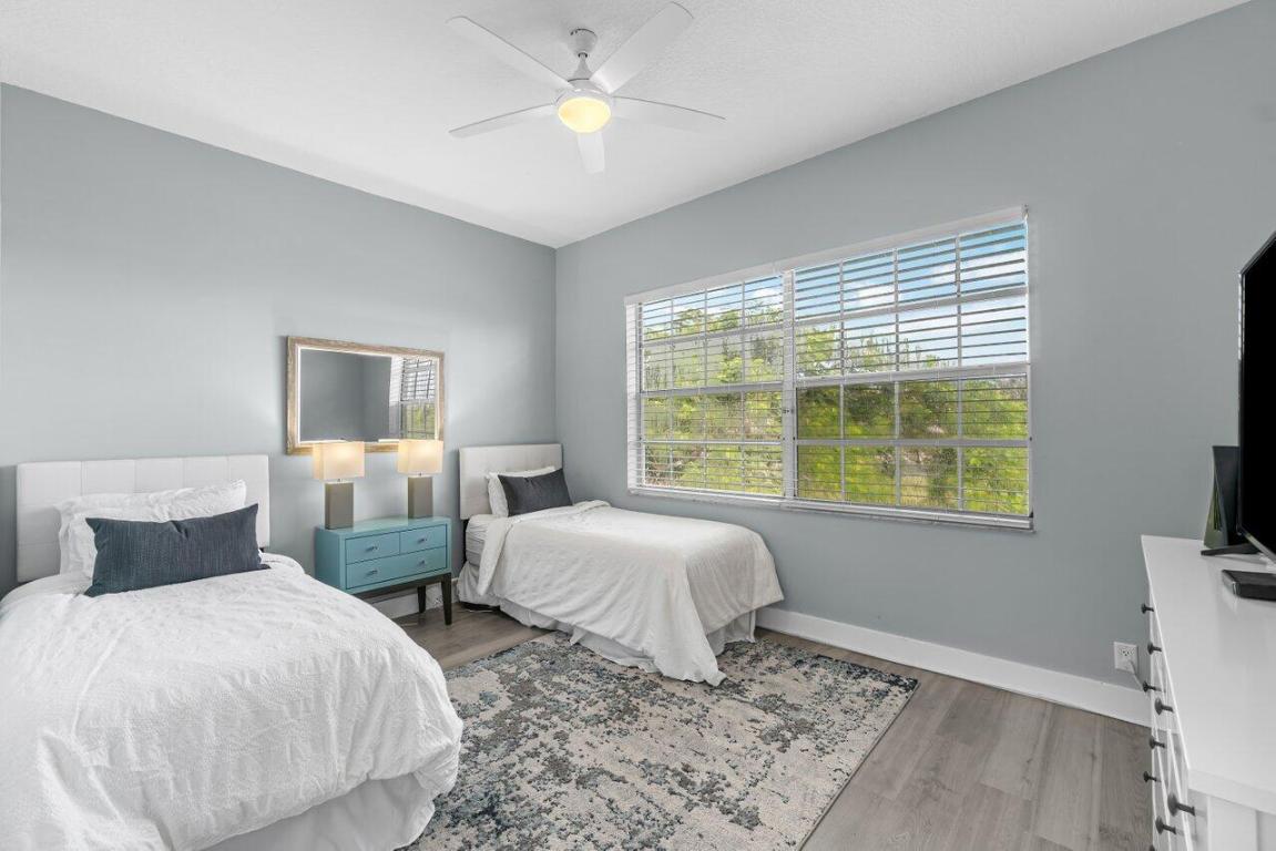 5208 Lake Catalina Drive N Unit: D