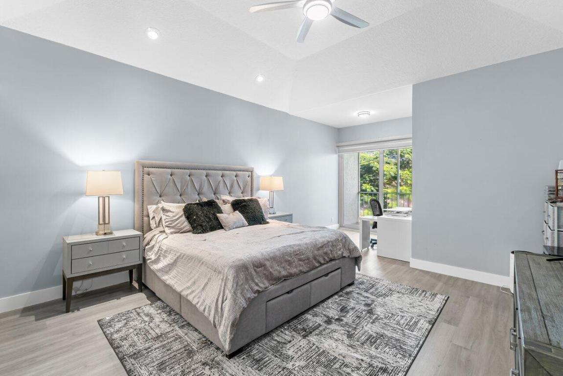 5208 Lake Catalina Drive N Unit: D