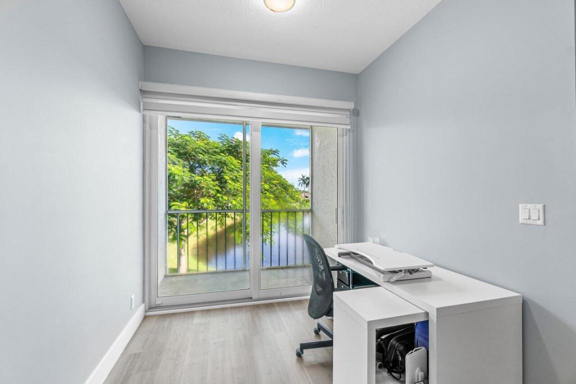 5208 Lake Catalina Drive N Unit: D