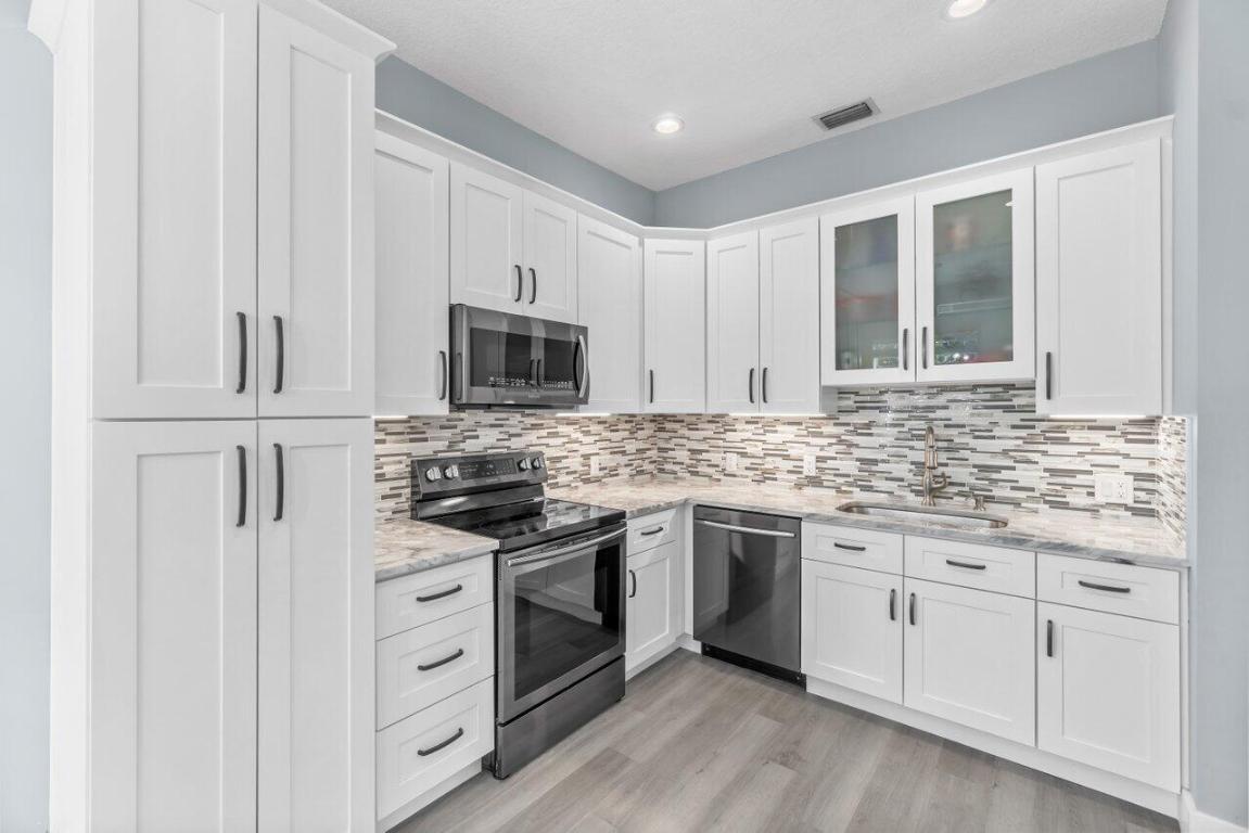 5208 Lake Catalina Drive N Unit: D