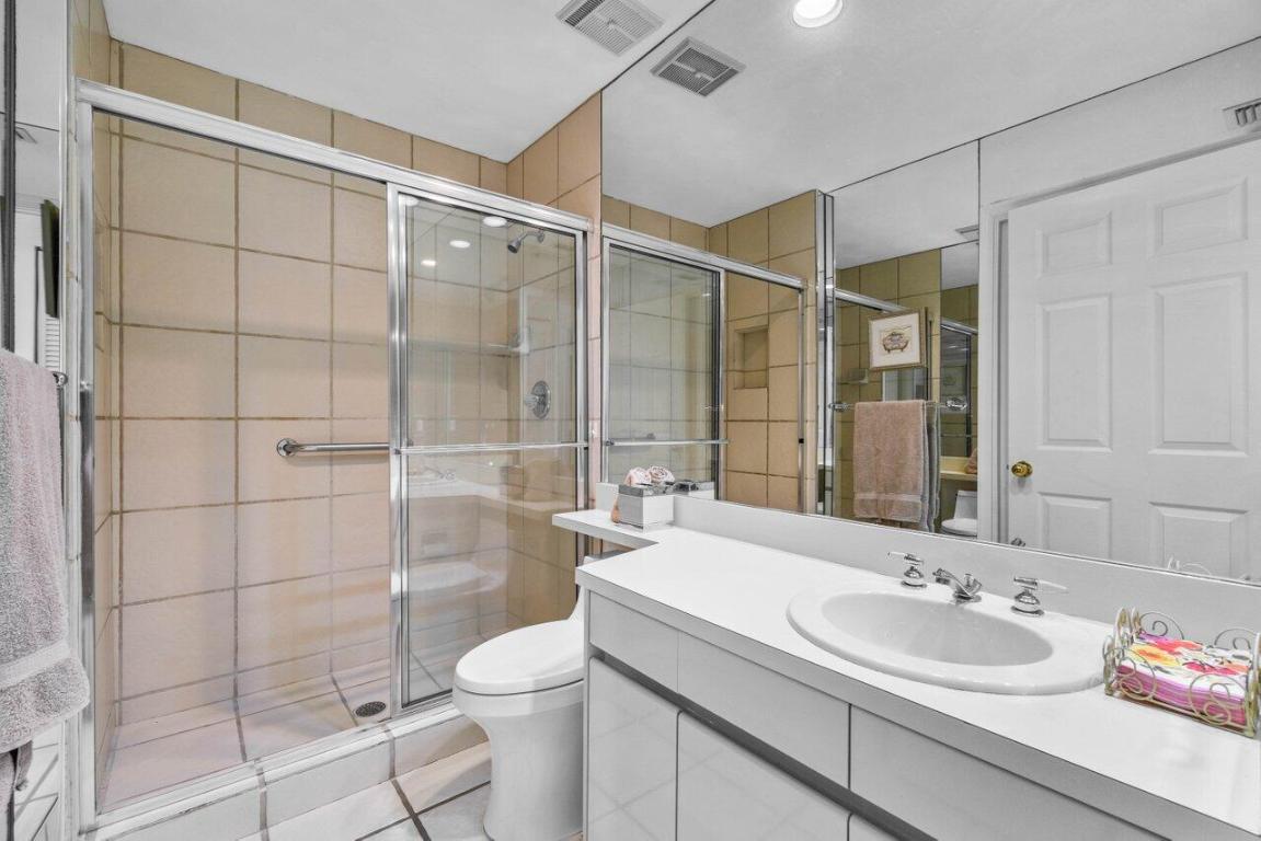 5215 Lake Catalina Drive N Unit: C