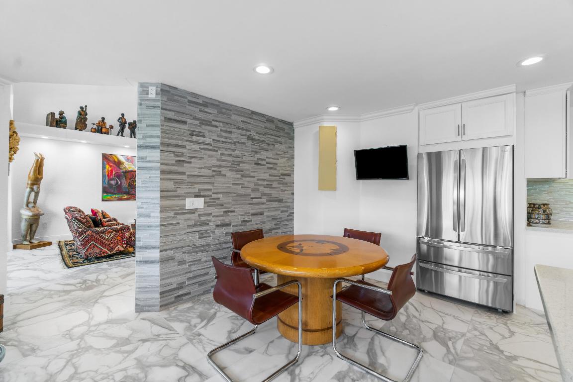 5241 Windsor Parke Drive