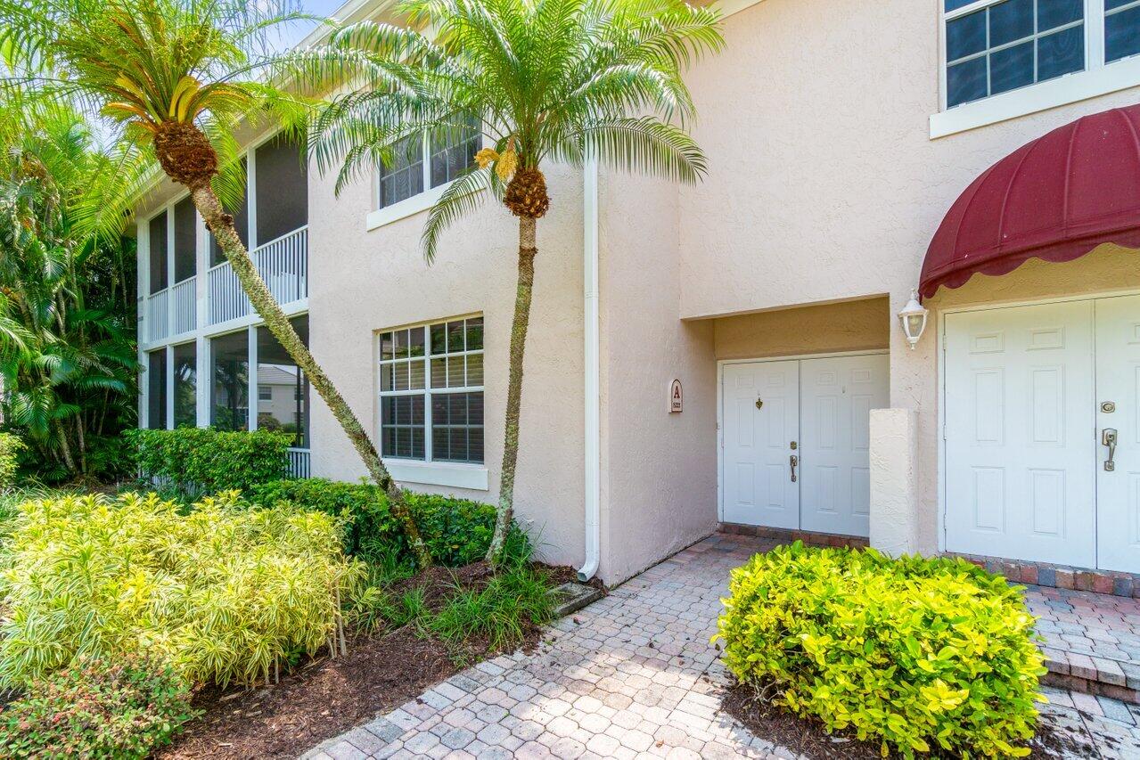 5221 Lake Catalina Drive N A