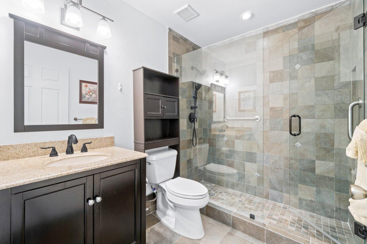 5221 Lake Catalina Drive N A