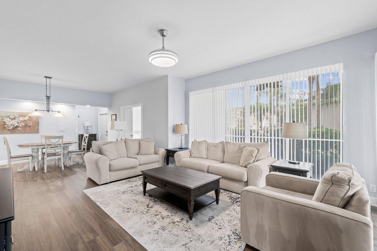 5221 Lake Catalina Drive N A