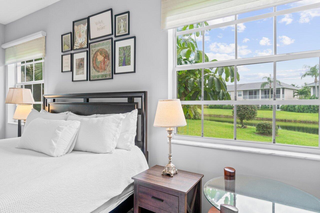 5221 Lake Catalina Drive N A