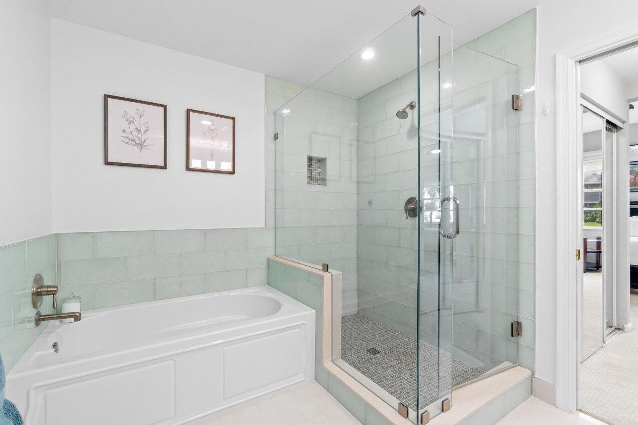 5221 Lake Catalina Drive N A