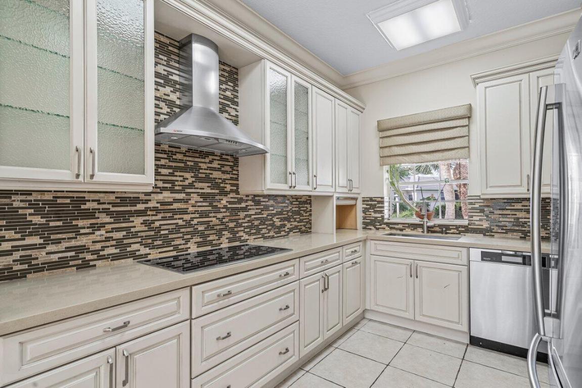 5100 Lake Catalina Drive D