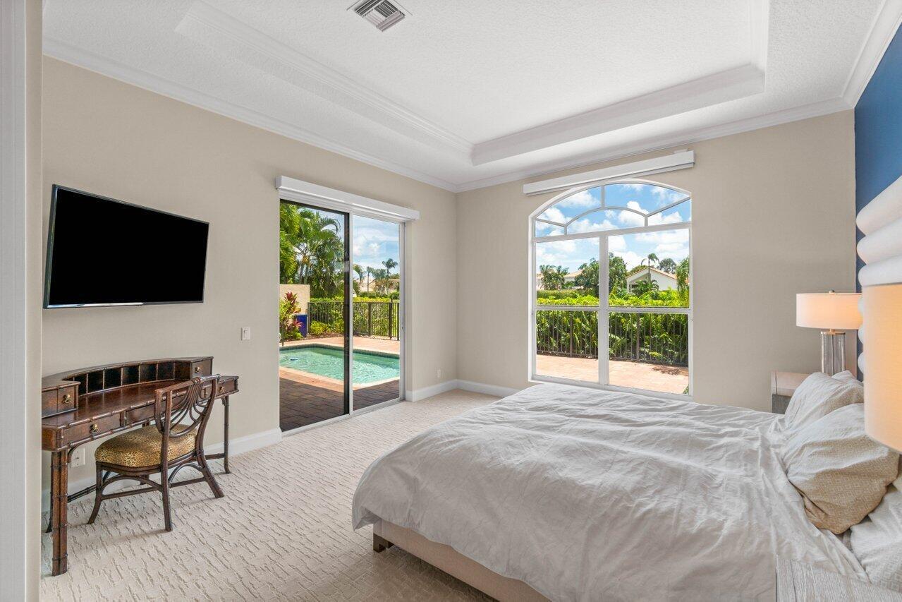 16886 Knightsbridge Lane