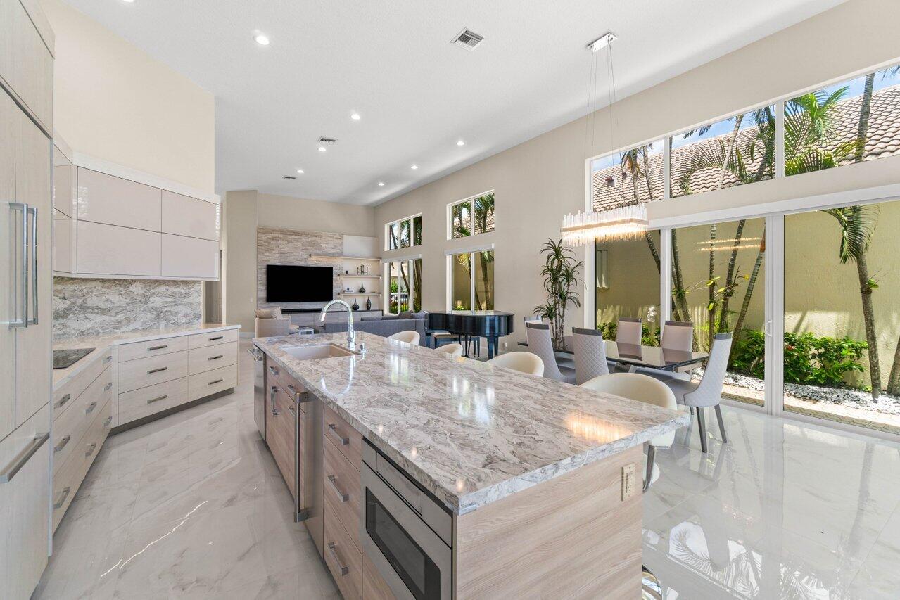 16886 Knightsbridge Lane