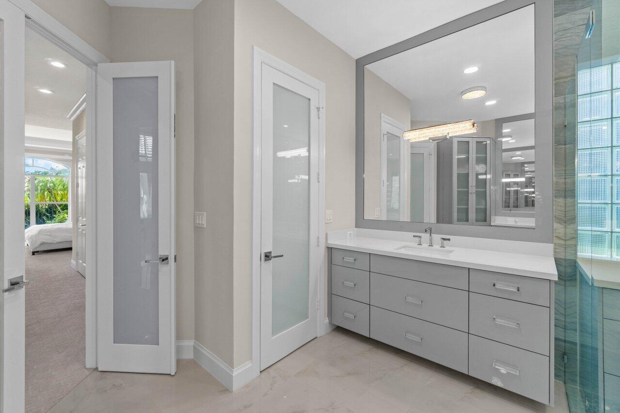 16886 Knightsbridge Lane