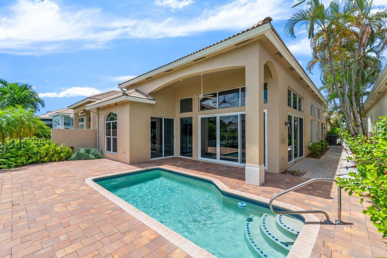 16886 Knightsbridge Lane