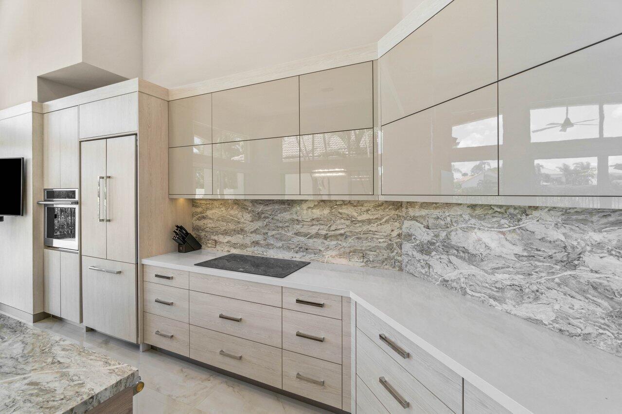 16886 Knightsbridge Lane