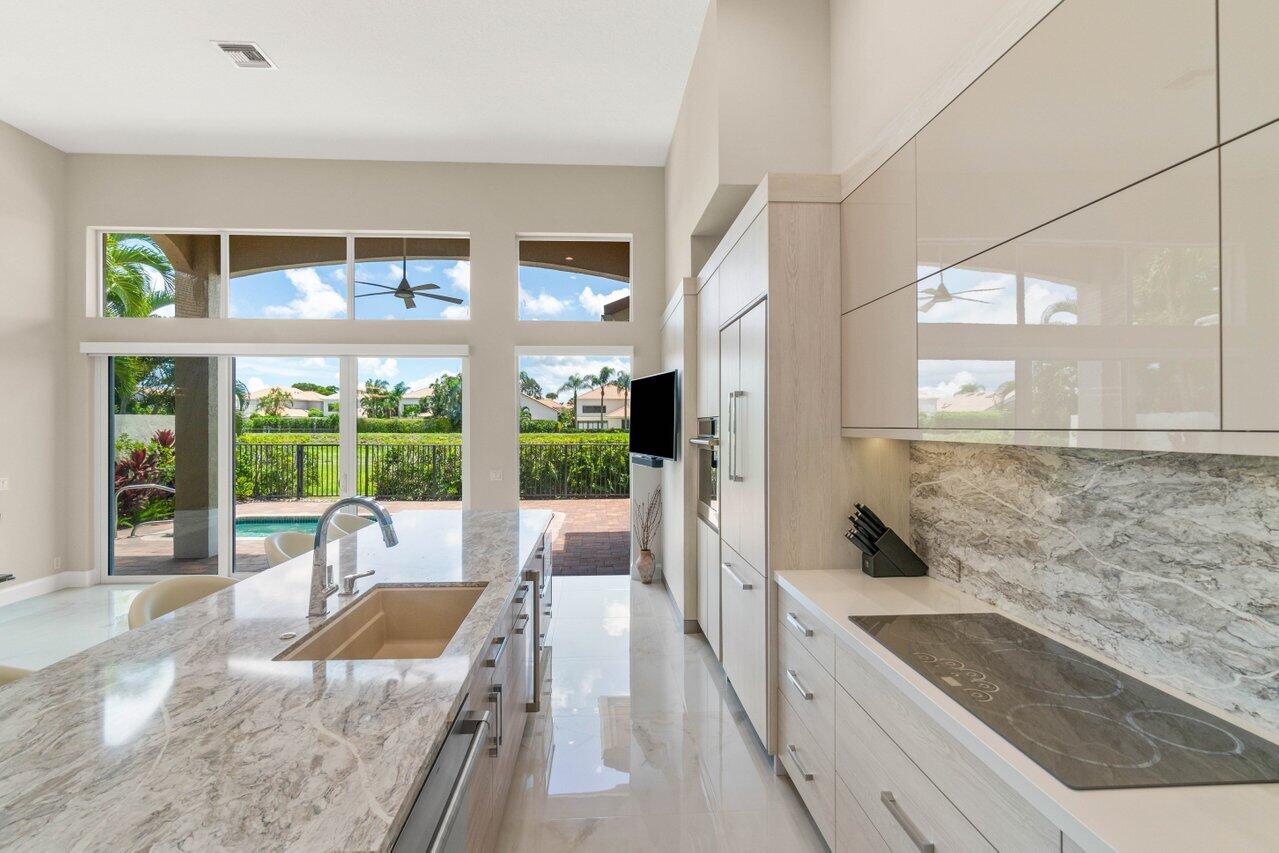16886 Knightsbridge Lane