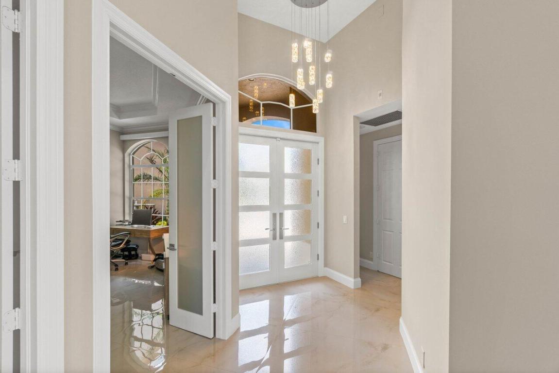 16886 Knightsbridge Lane