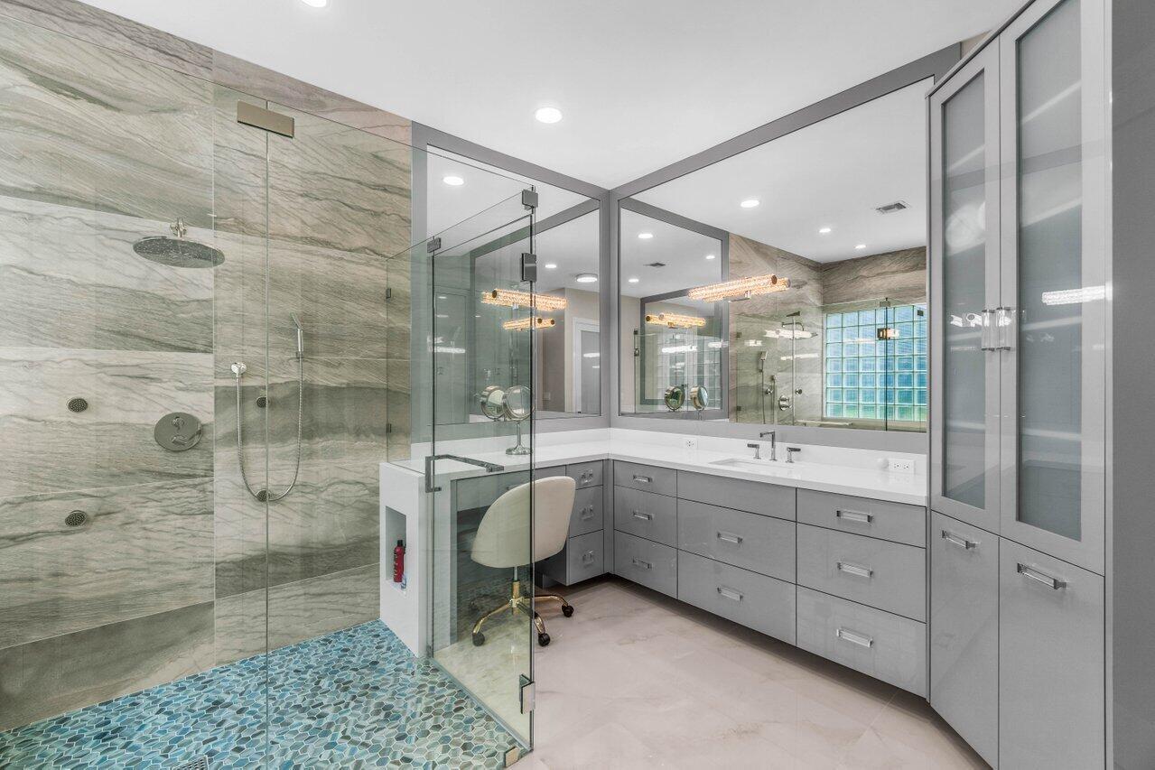 16886 Knightsbridge Lane