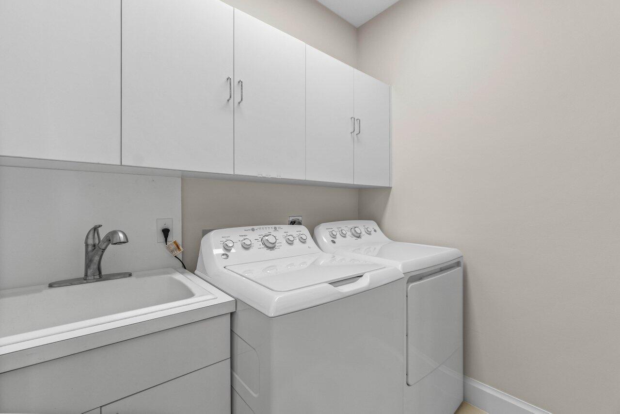 16886 Knightsbridge Lane