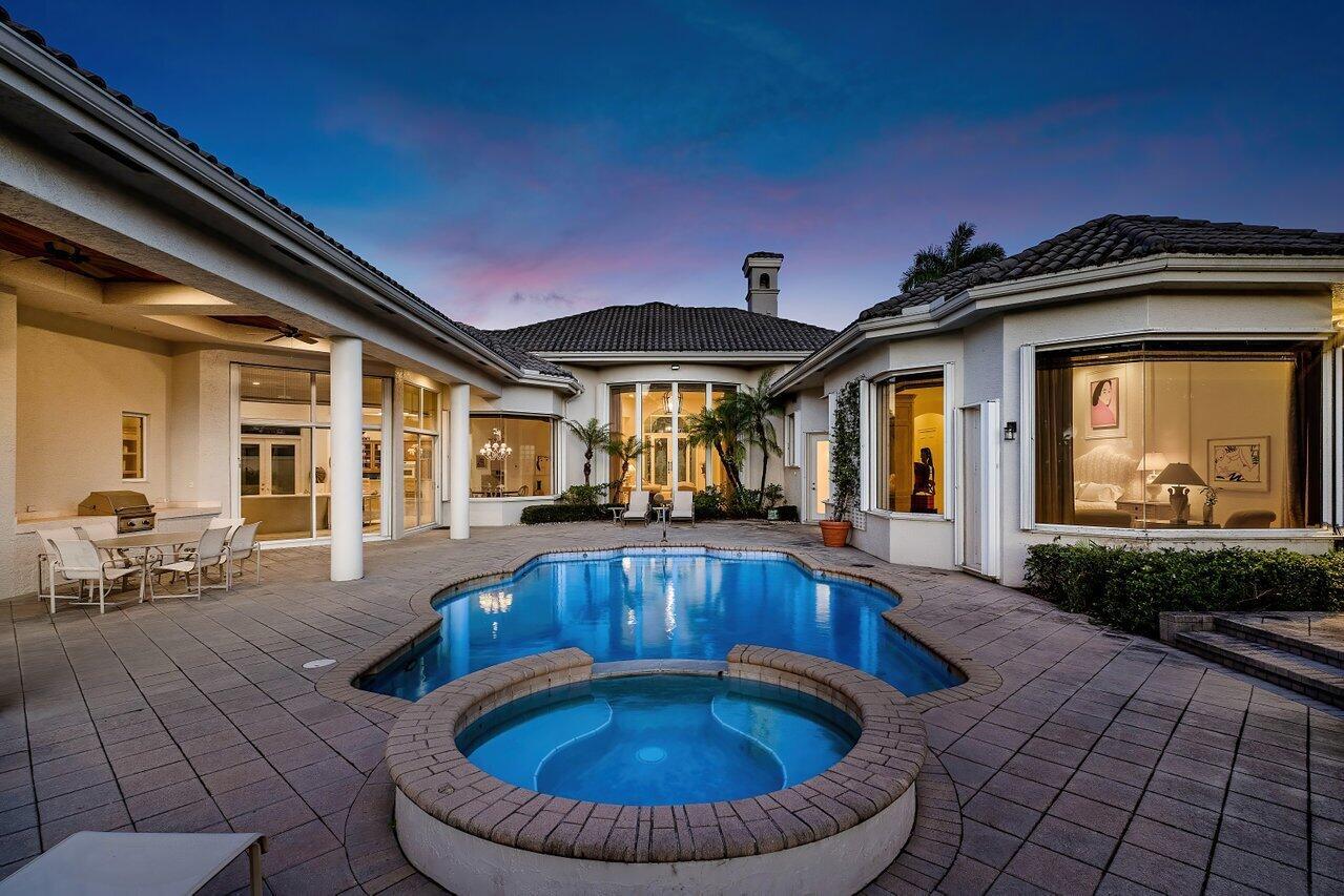 5679 Vintage Oaks Circle