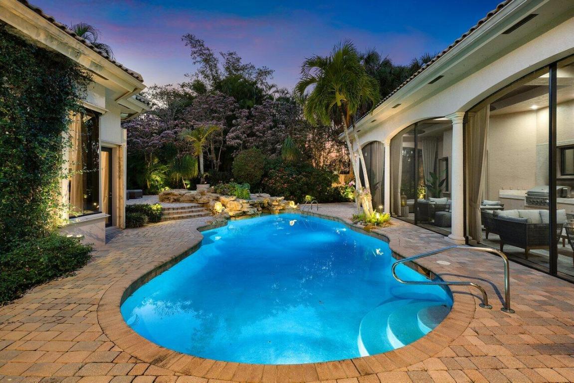 5848 Vintage Oaks Circle