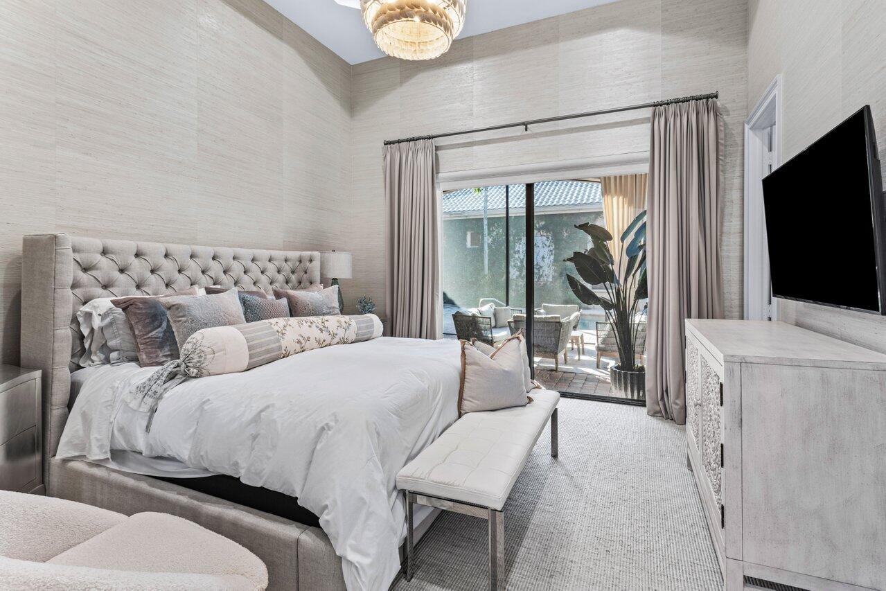 5848 Vintage Oaks Circle