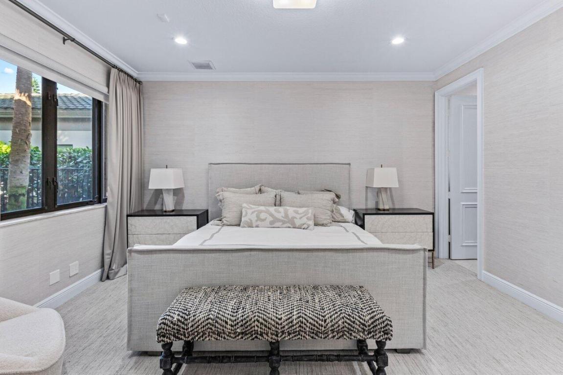 5848 Vintage Oaks Circle