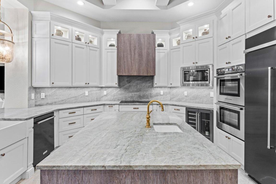 5848 Vintage Oaks Circle