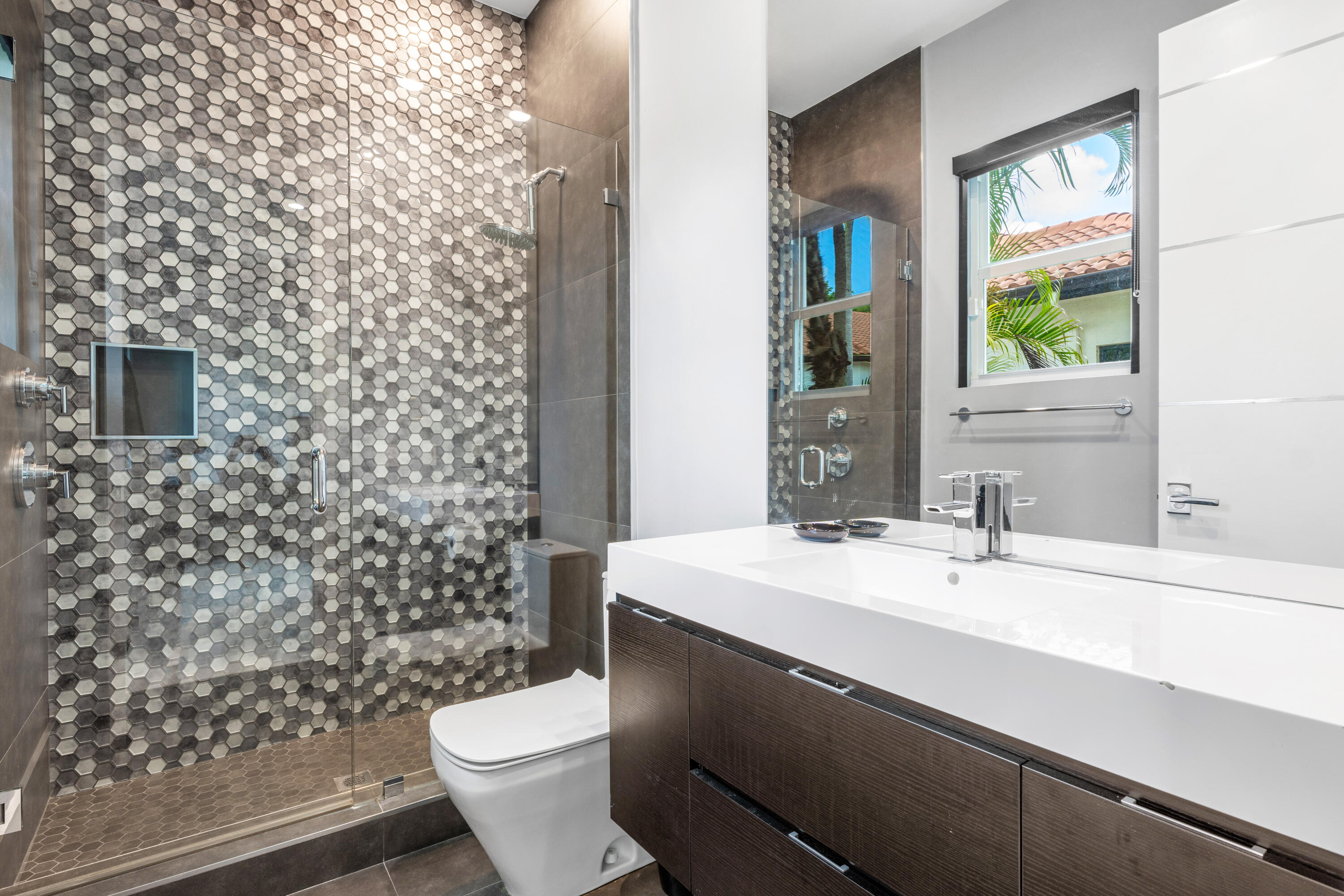 5784 Vintage Oaks Circle