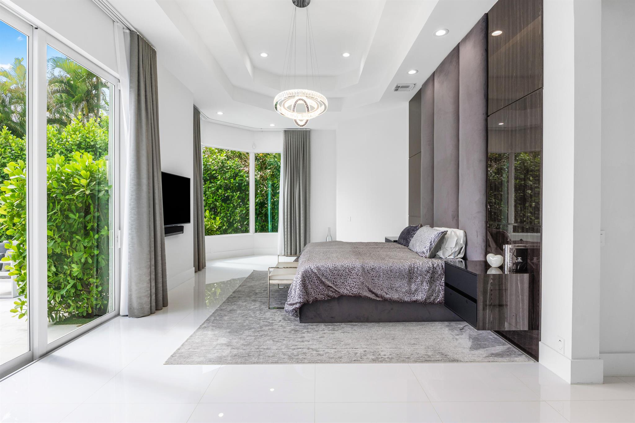 5784 Vintage Oaks Circle