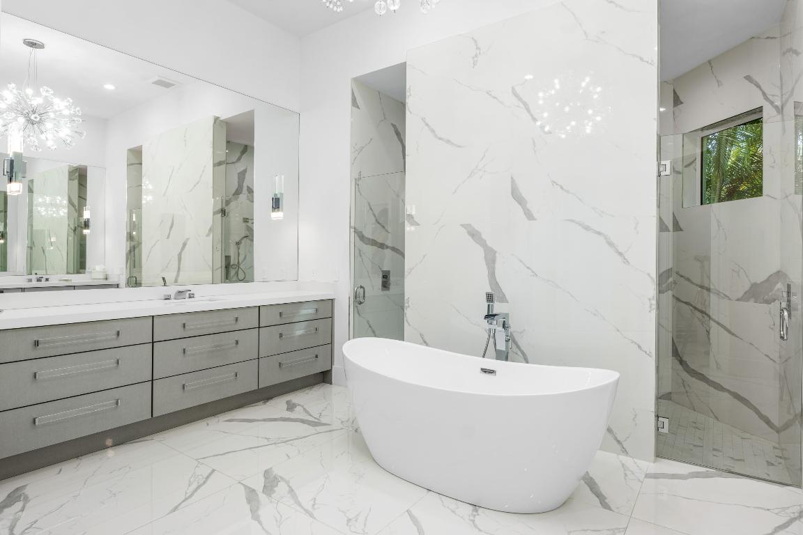 5784 Vintage Oaks Circle