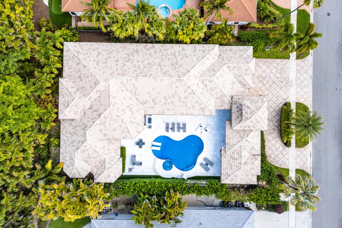 5784 Vintage Oaks Circle