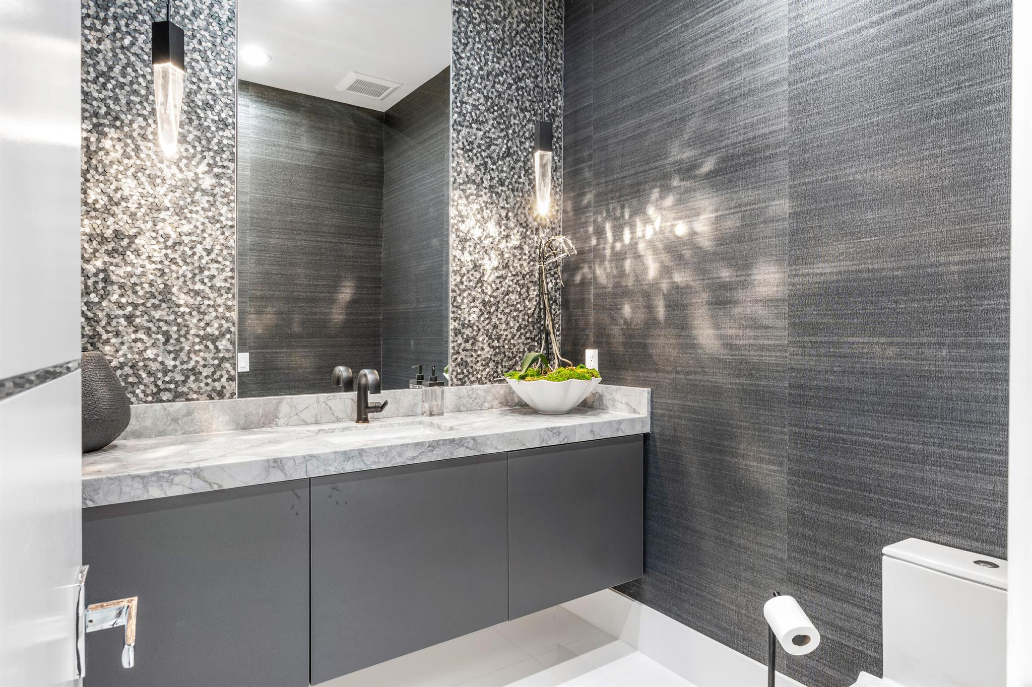 5784 Vintage Oaks Circle