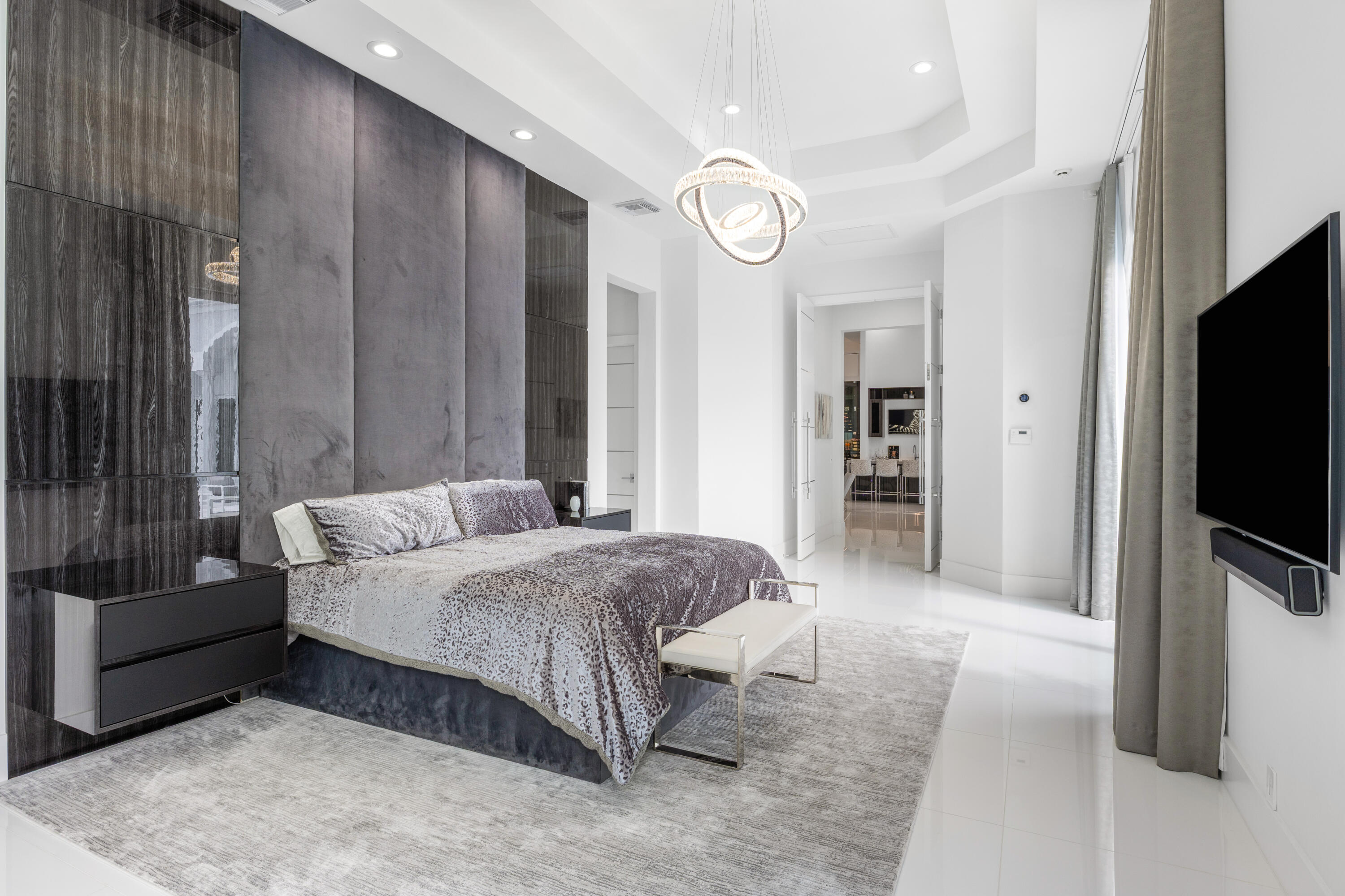 5784 Vintage Oaks Circle