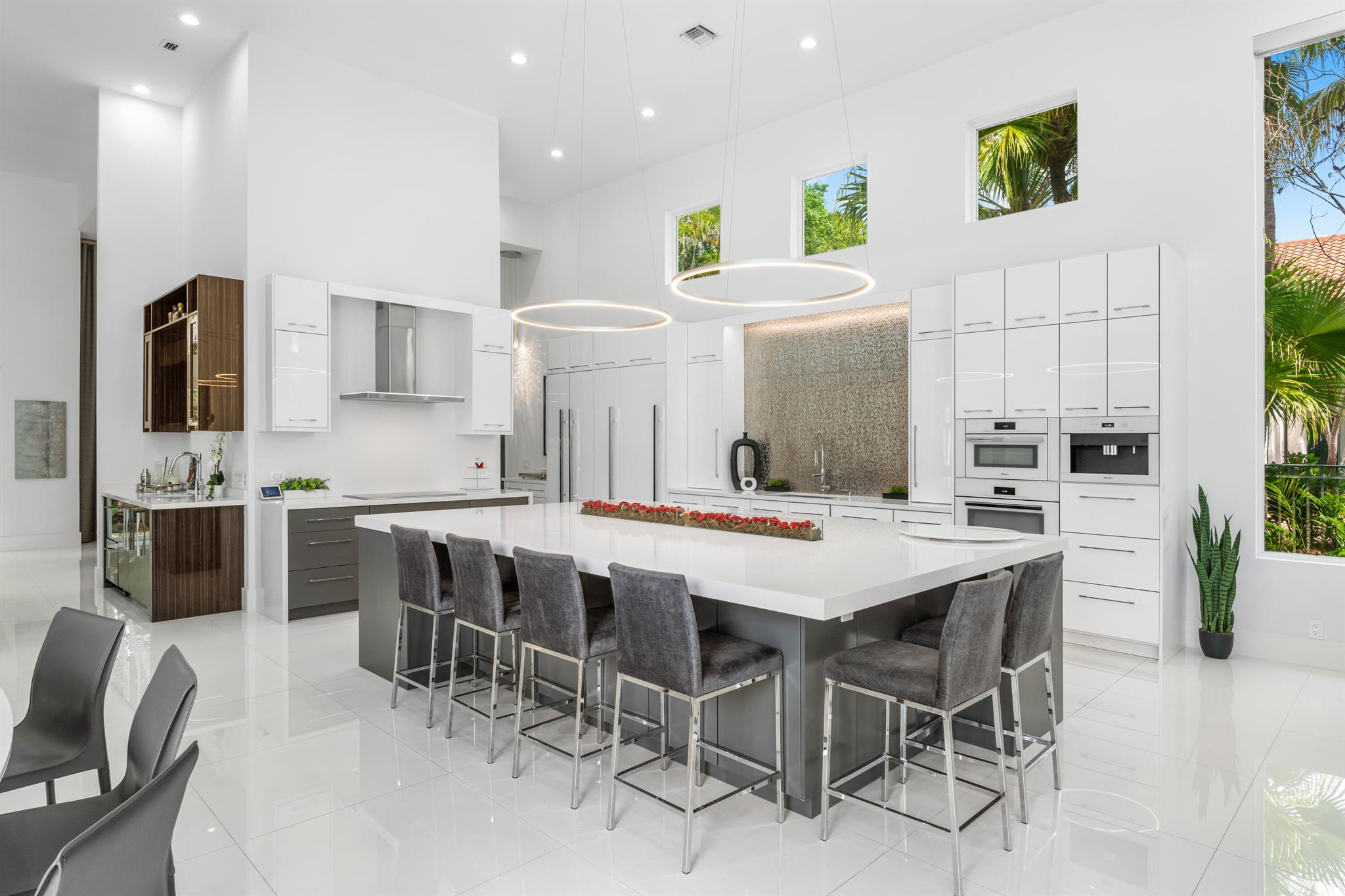 5784 Vintage Oaks Circle