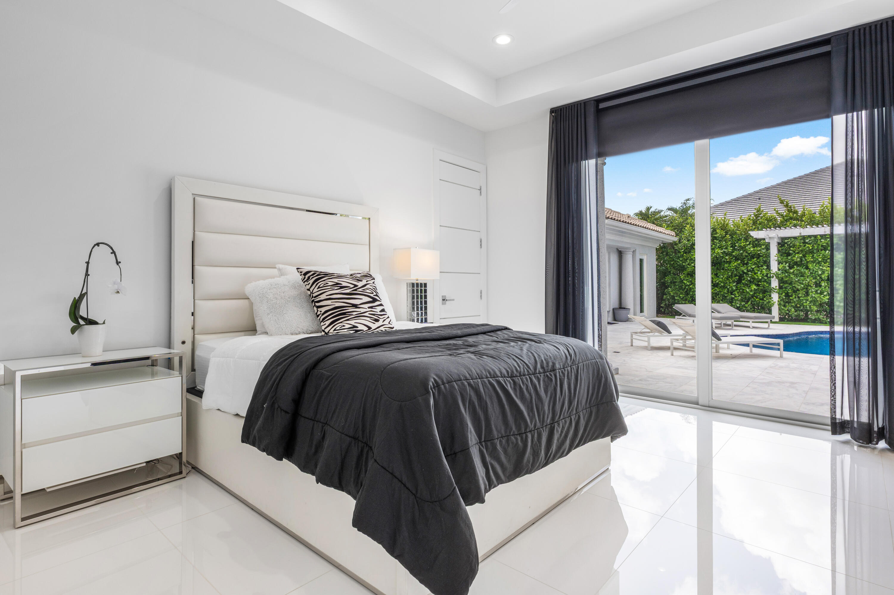 5784 Vintage Oaks Circle