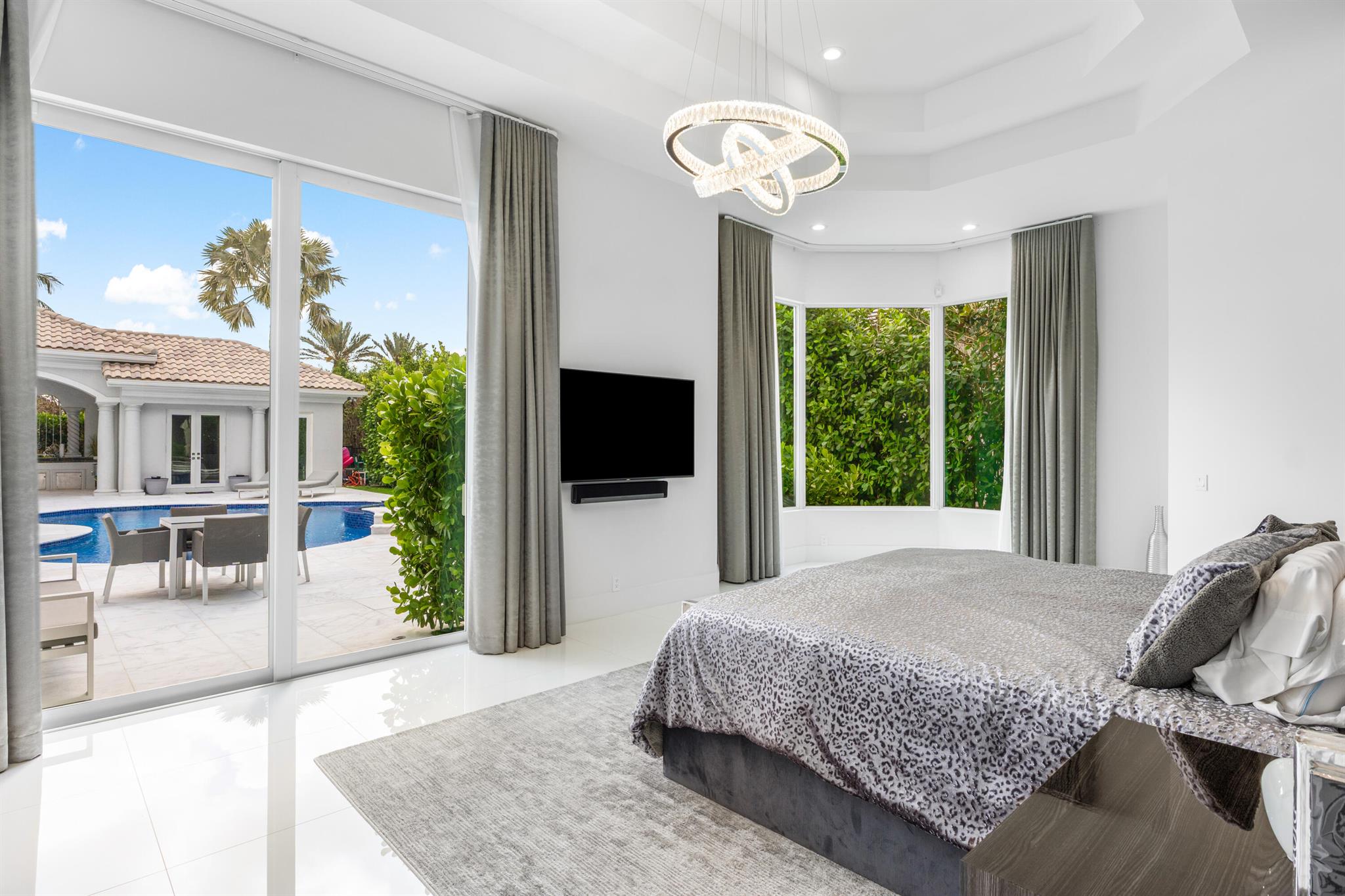 5784 Vintage Oaks Circle