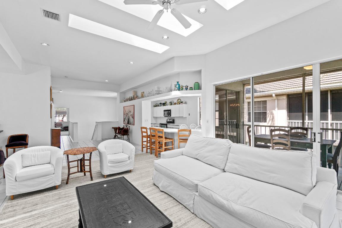 5142 Lake Catalina B Drive B