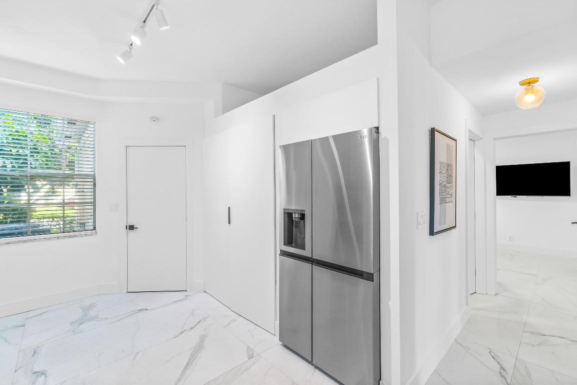 5136 Lake Catalina A Drive A