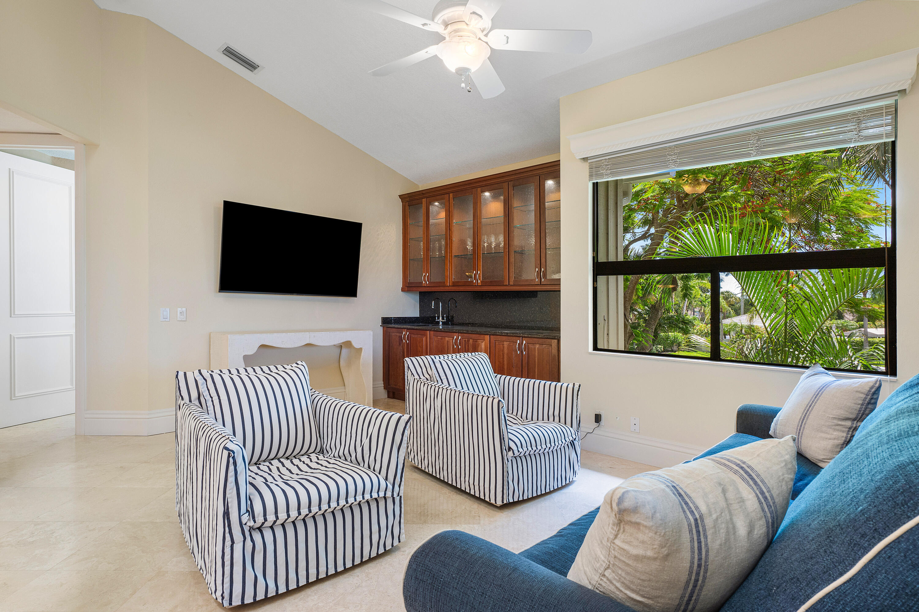 17564 Ashbourne B Way B