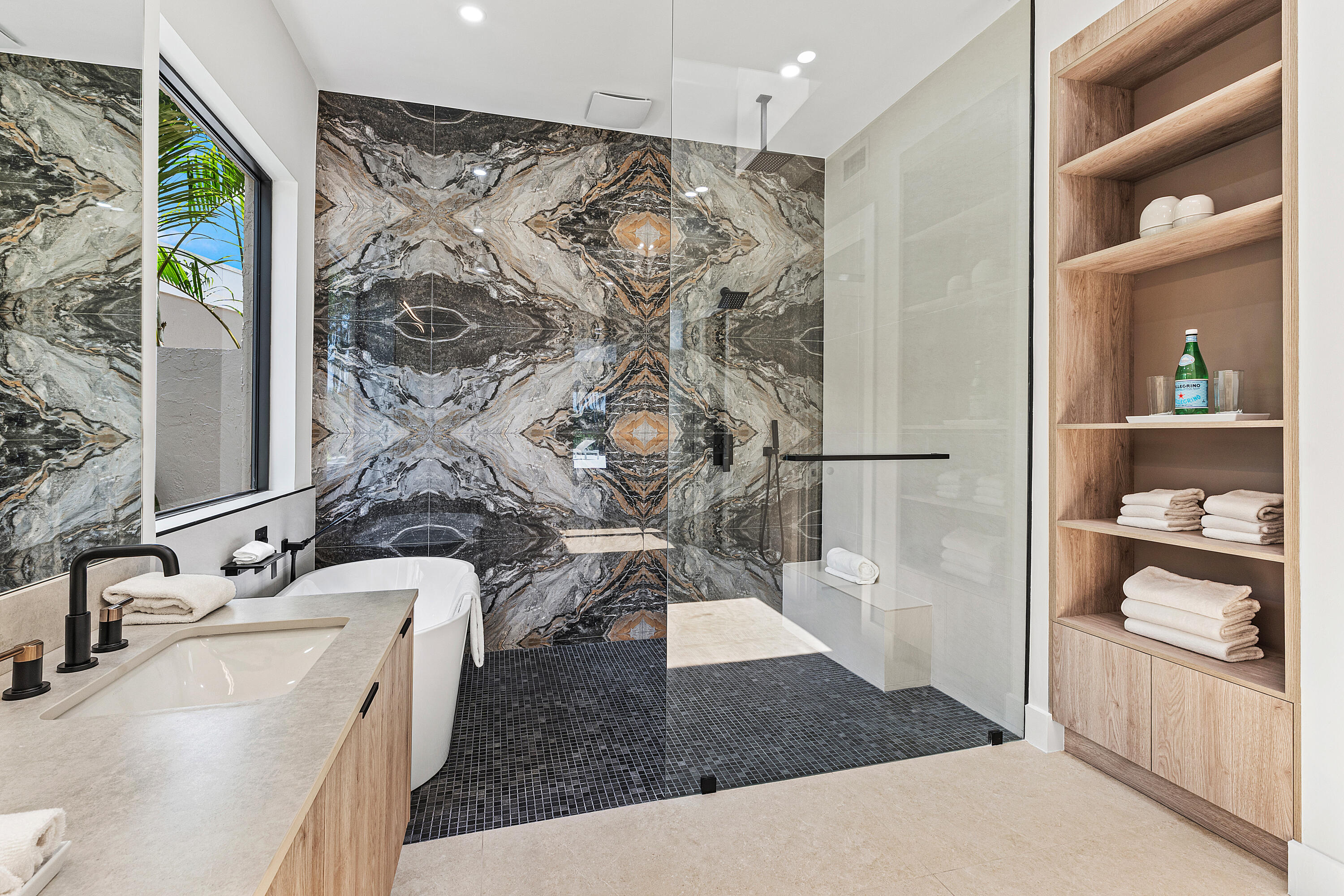 5323 Ascot Bend