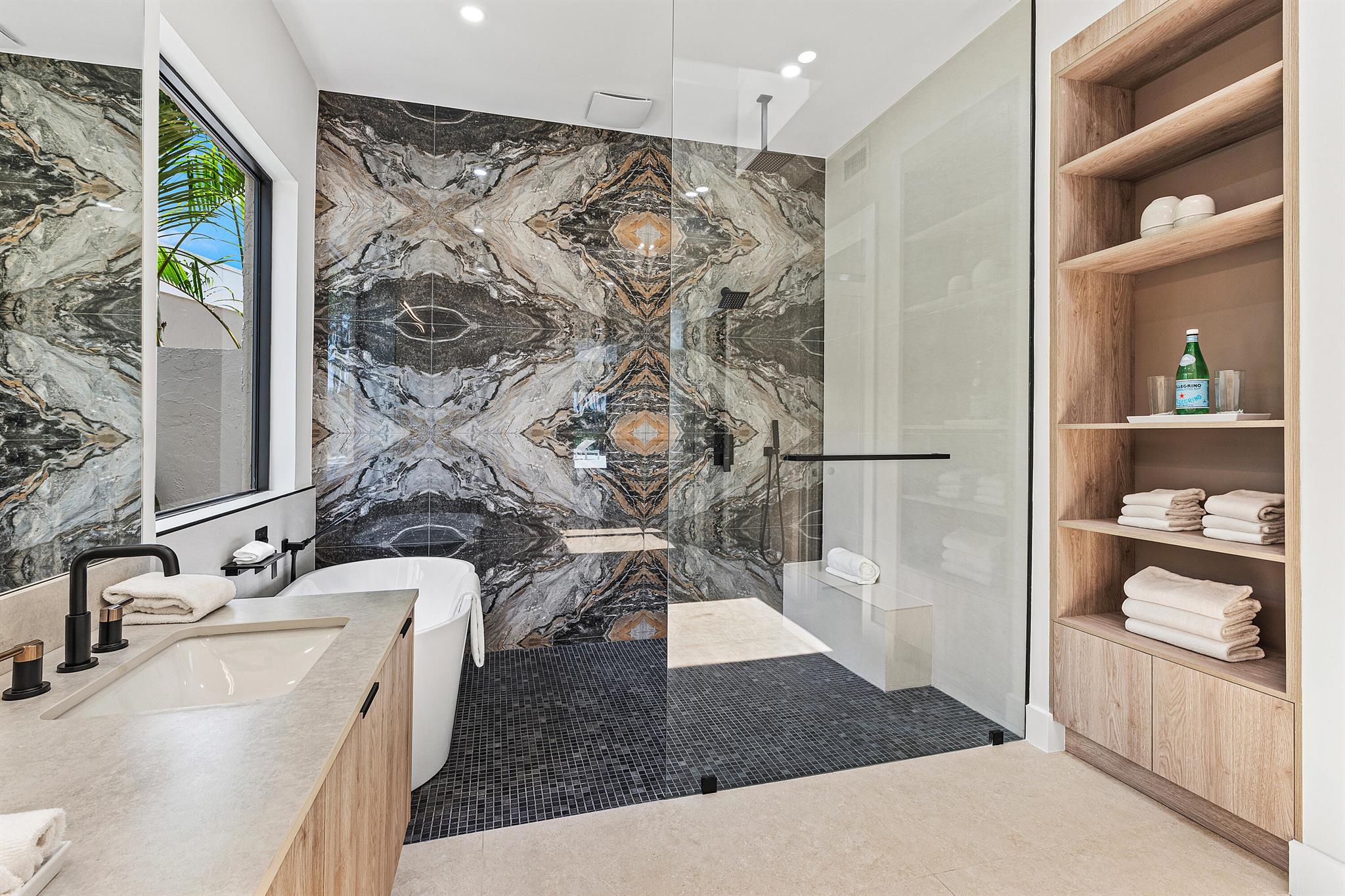 5323 Ascot Bend