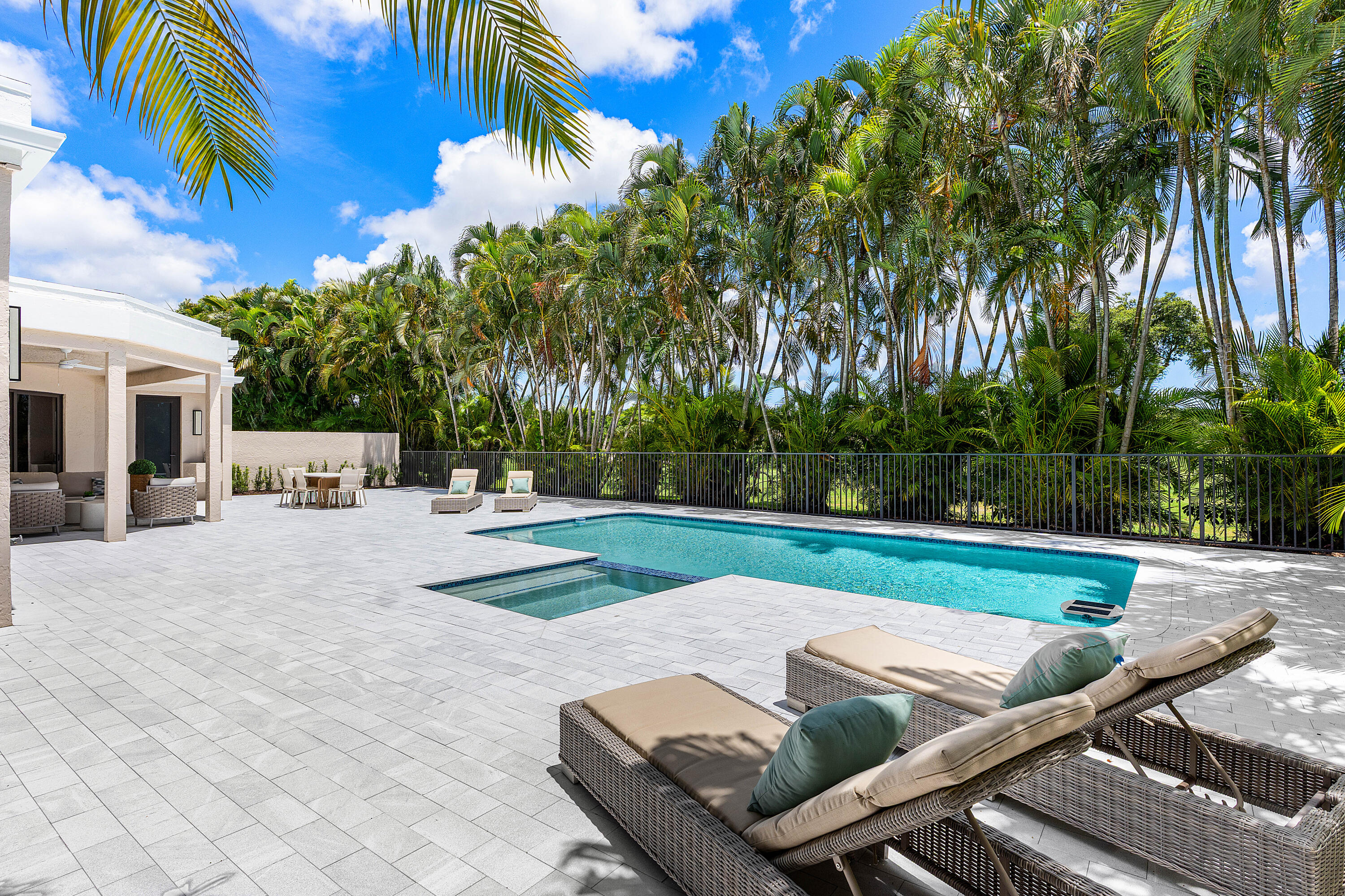 5323 Ascot Bend