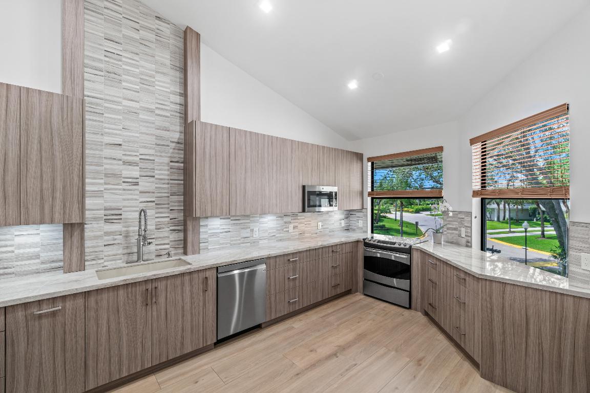 17557 Ashbourne B Way B