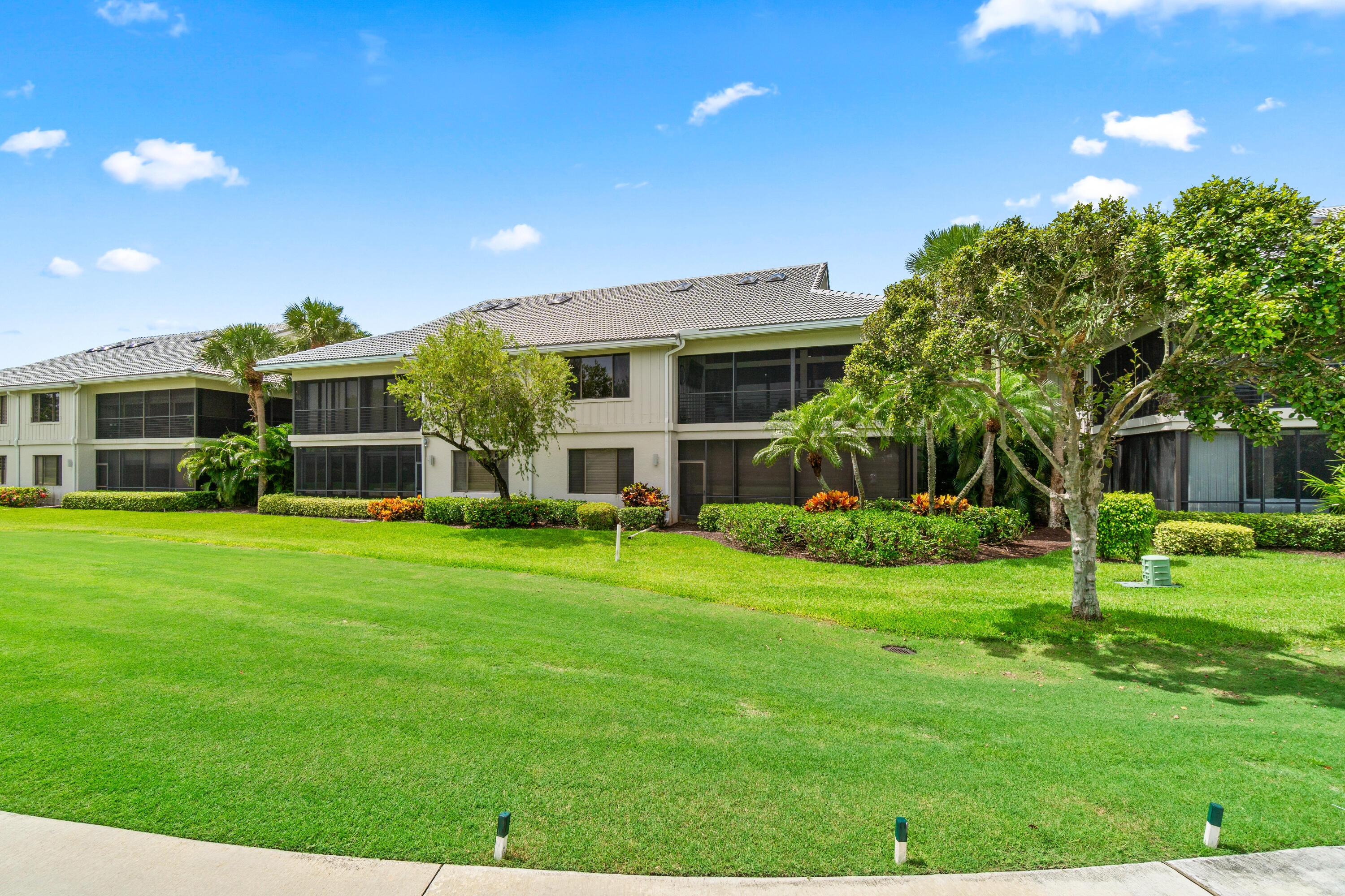 17557 Ashbourne B Way B