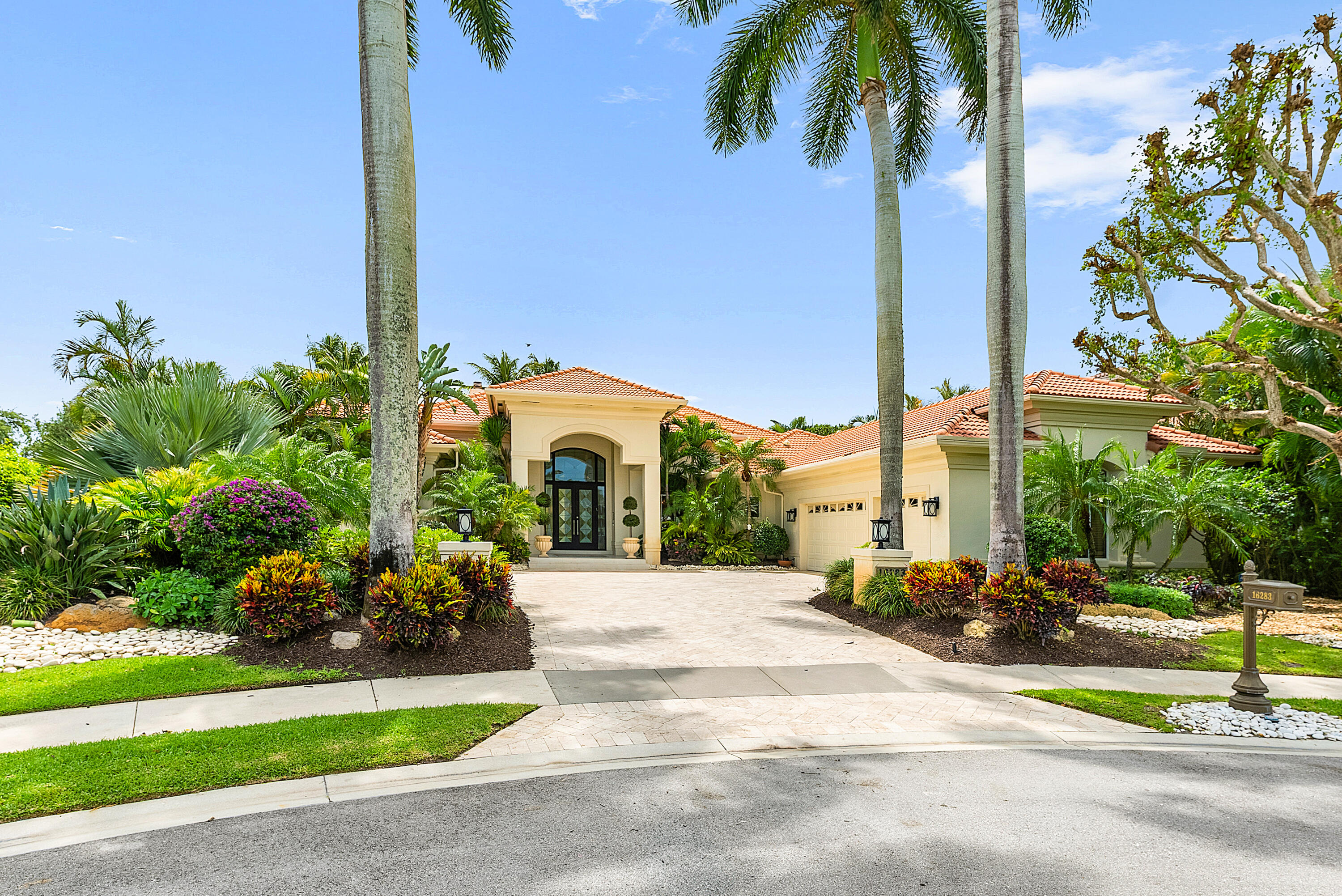 16283 Vintage Oaks Lane