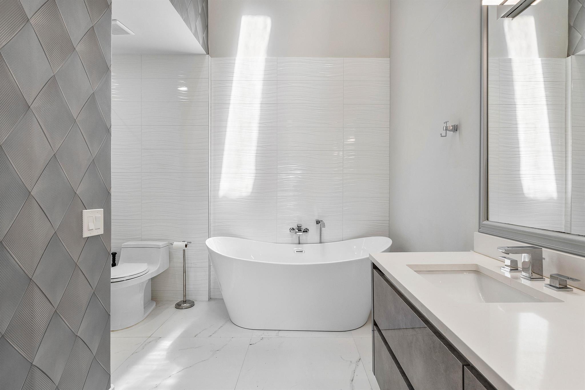 17652 Ashbourne Way B