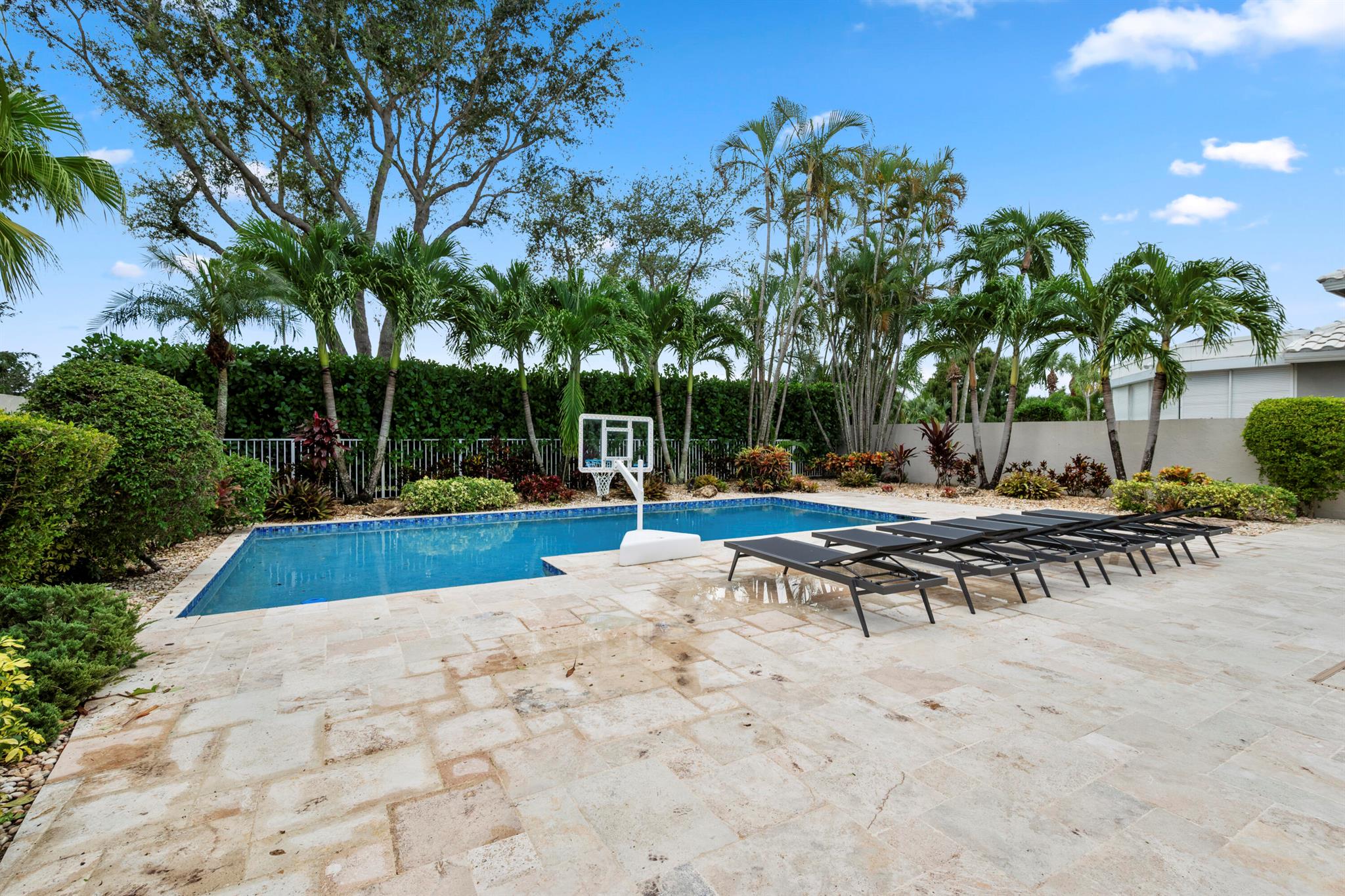 17371 Bridleway Trail
