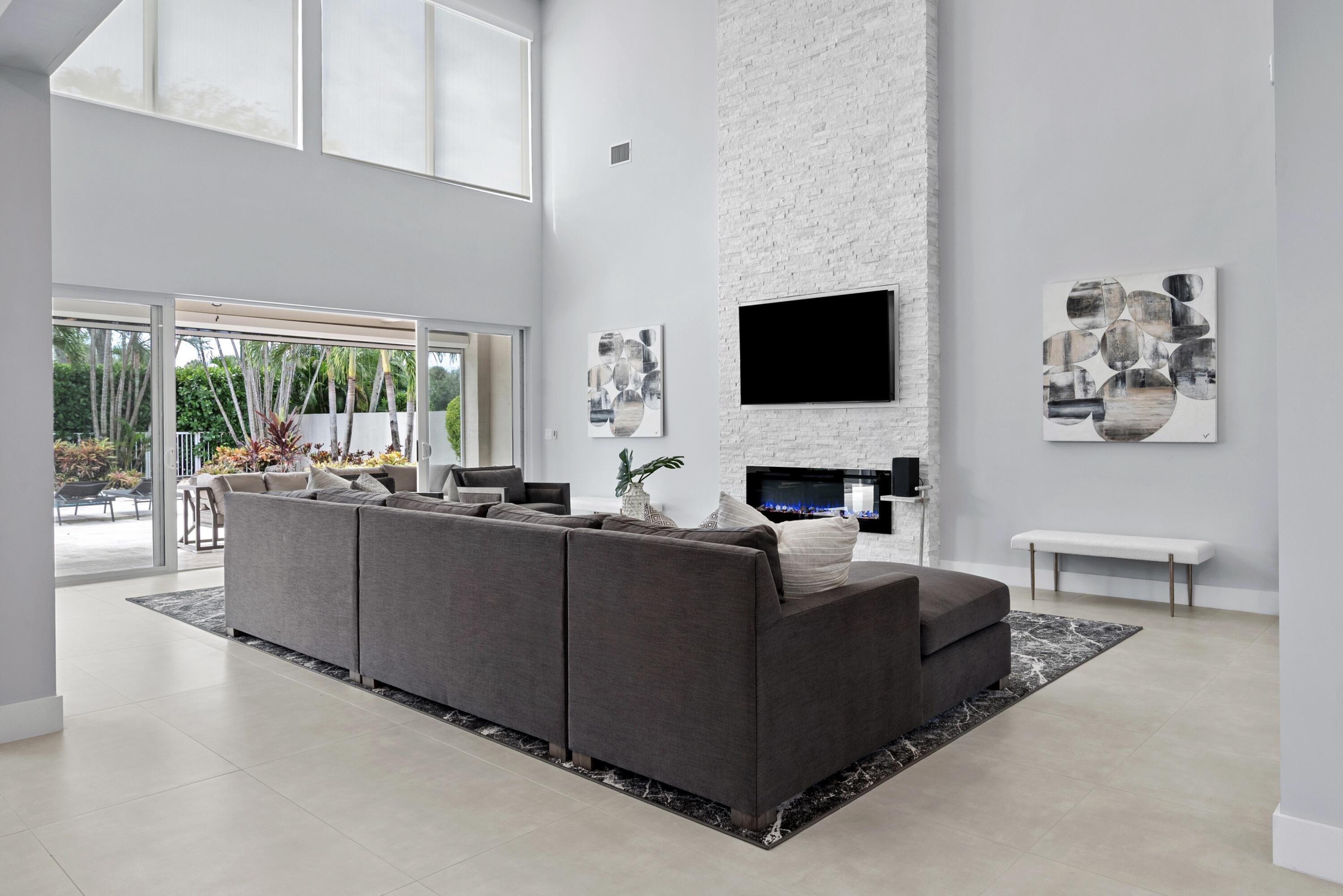 17371 Bridleway Trail